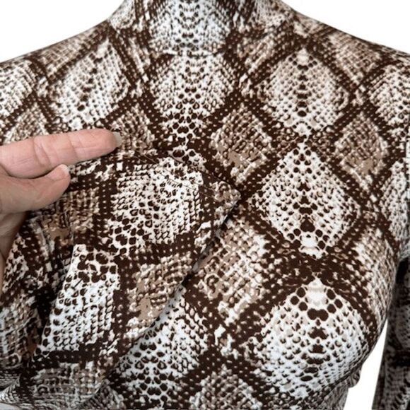 Olivia Rae Snakeskin Print Mock Neck stretch Blouse Brown White Size Small - Picture 2 of 10